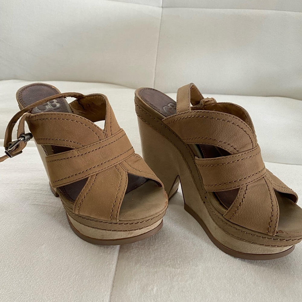 GB Gianni Bini size 7.5 wedge